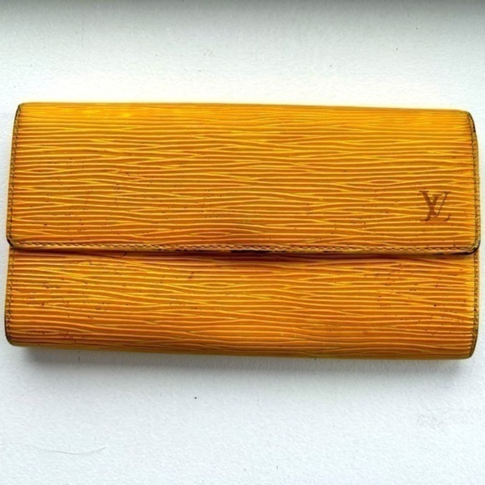 LV💛Épi Sarah Wallet
